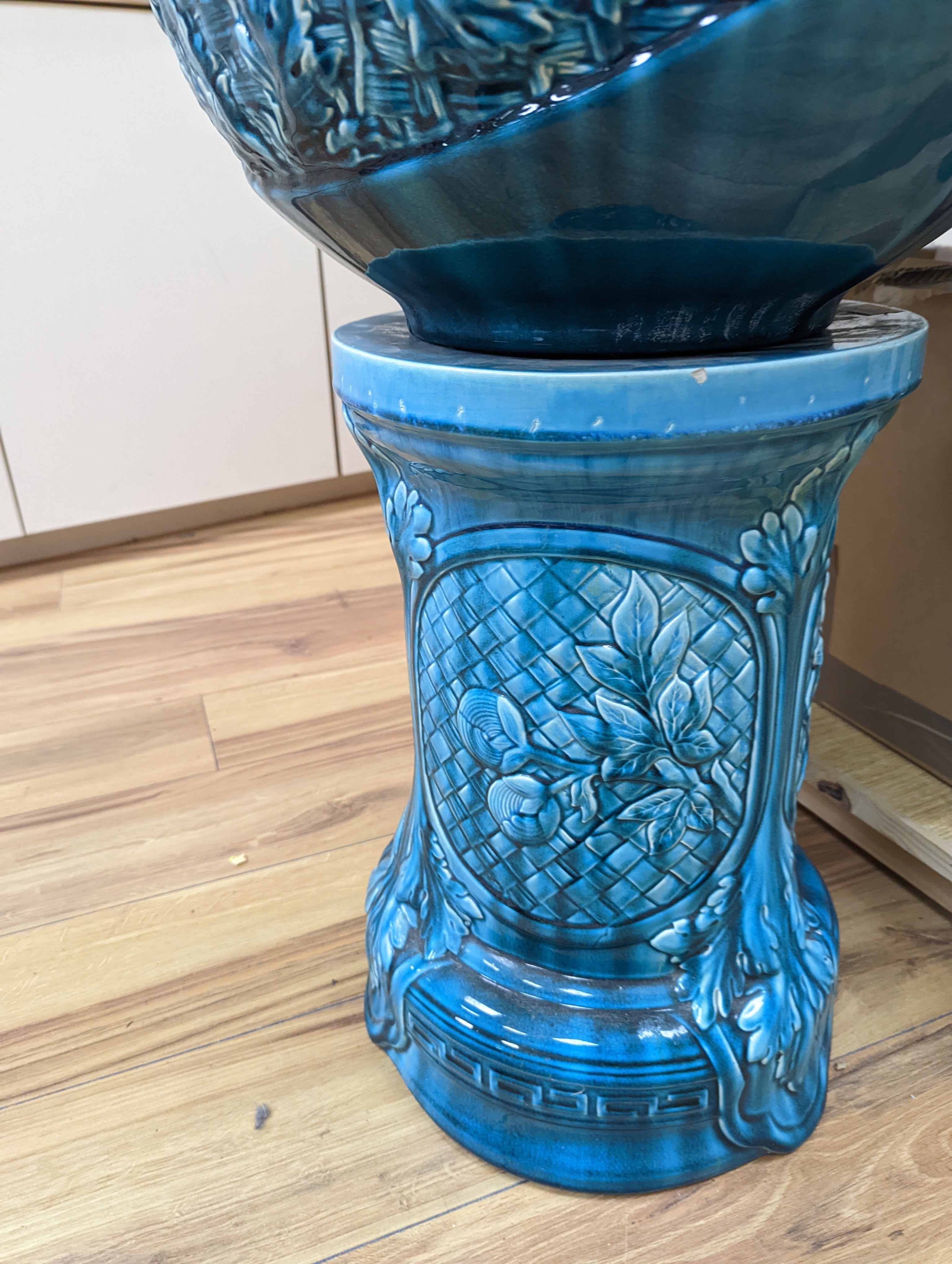 A Bretby turquoise-glazed jardiniere on pedestal 74cm
